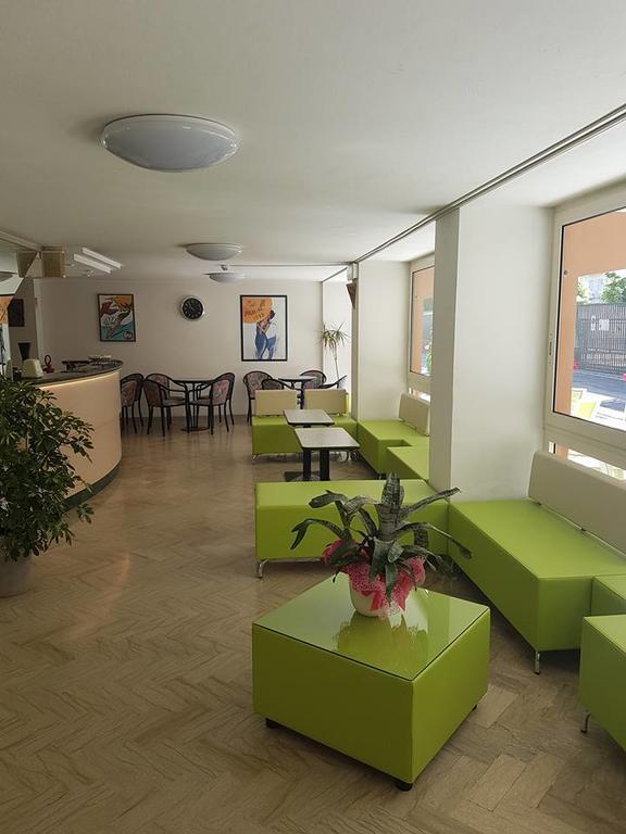 Hotel Tre Assi Ріміні Екстер'єр фото