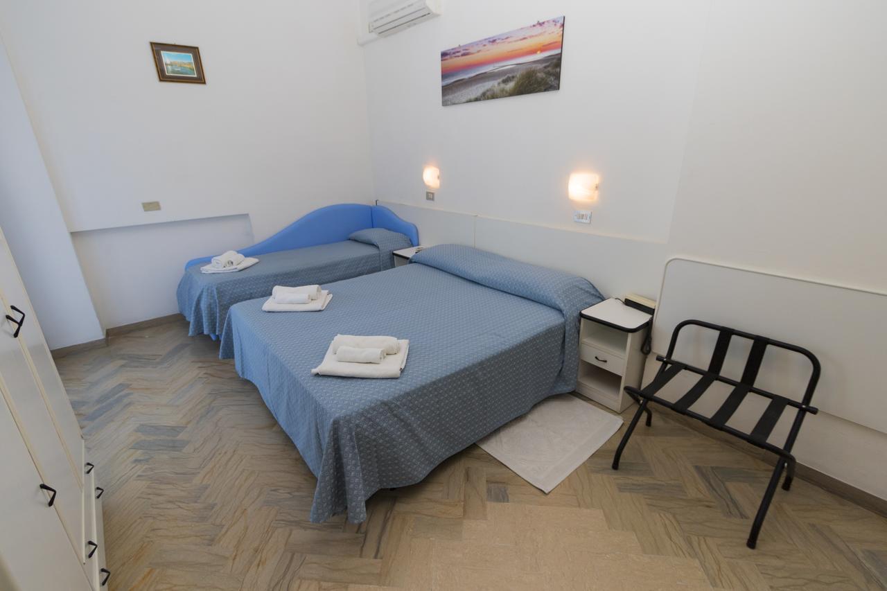 Hotel Tre Assi Ріміні Екстер'єр фото