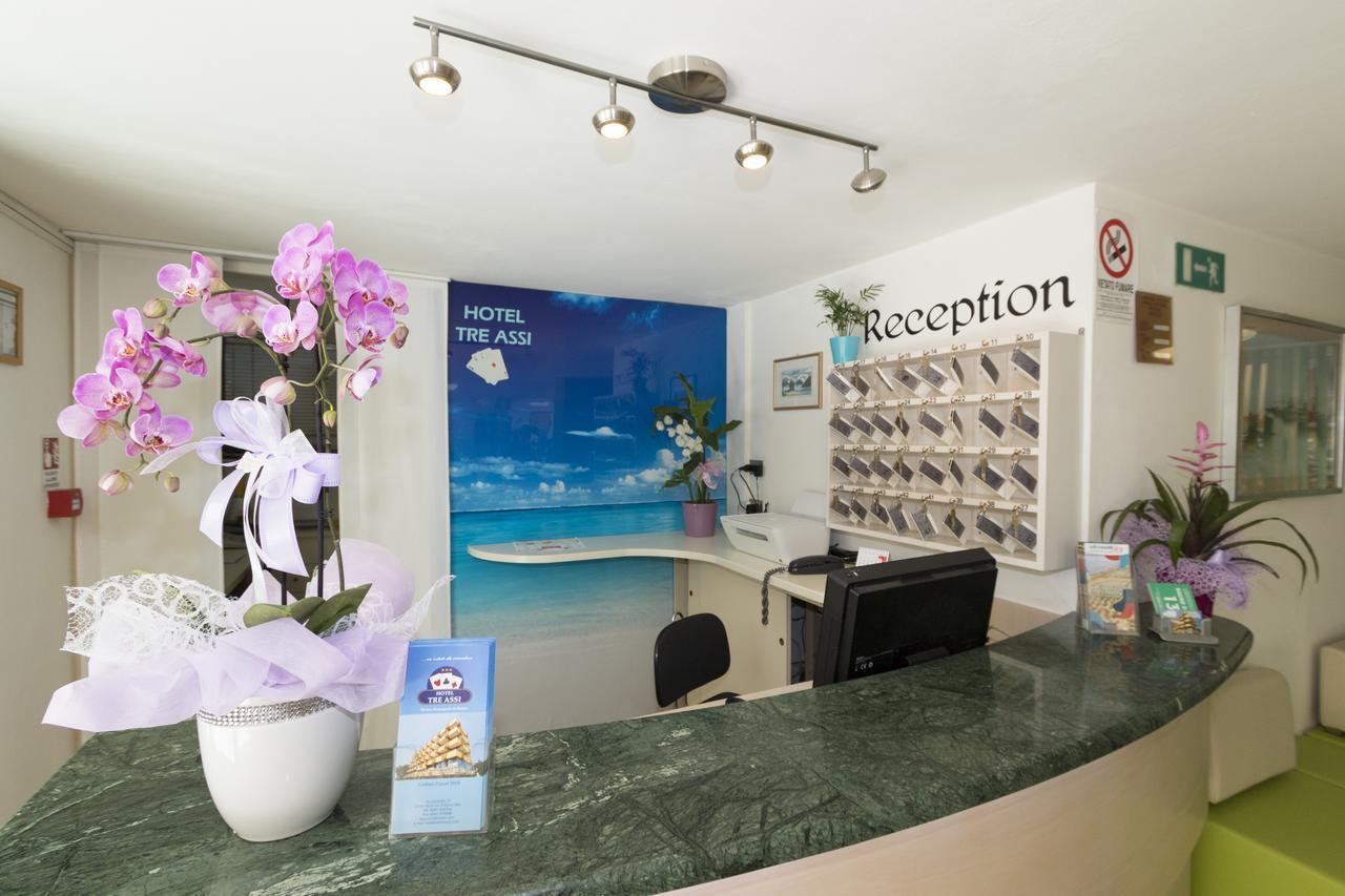 Hotel Tre Assi Ріміні Екстер'єр фото