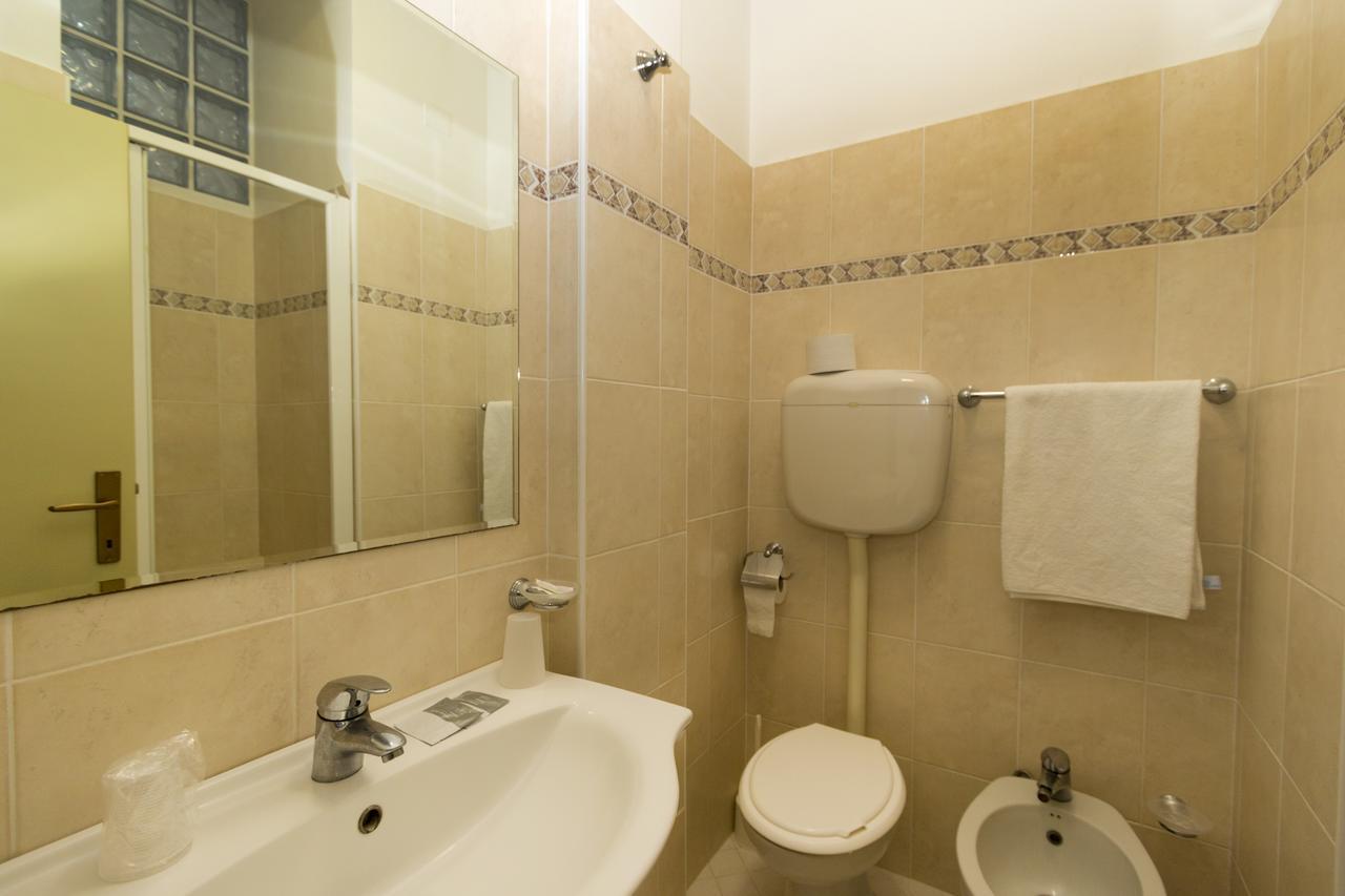 Hotel Tre Assi Ріміні Екстер'єр фото