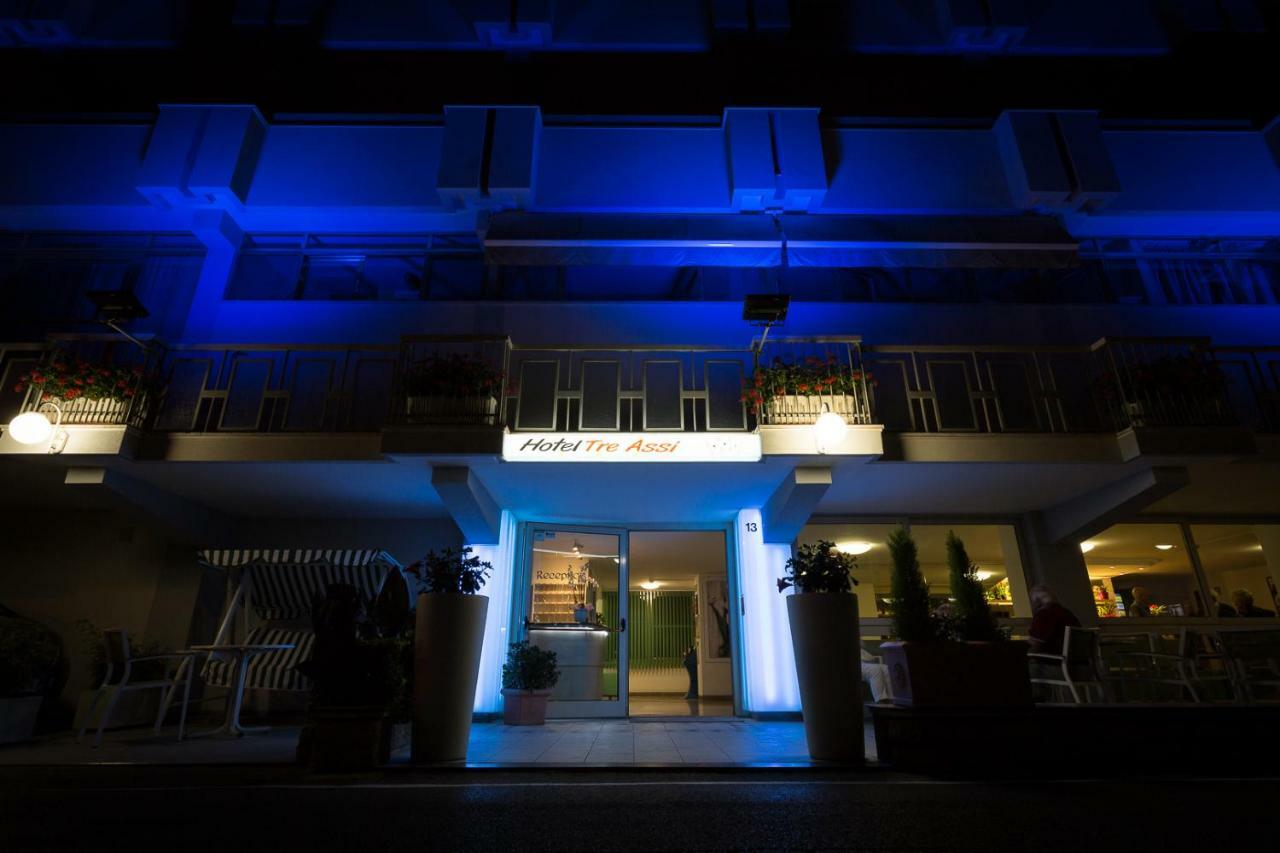 Hotel Tre Assi Ріміні Екстер'єр фото